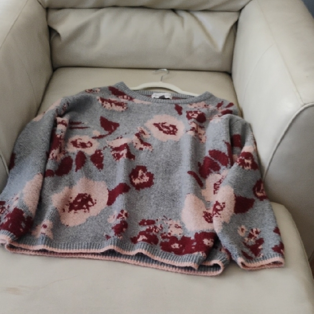 Floral Gray and Pink Women's Sweater, very pretty, just too warm for me
